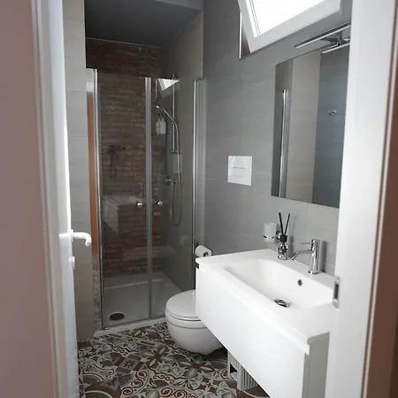Domus 25 *